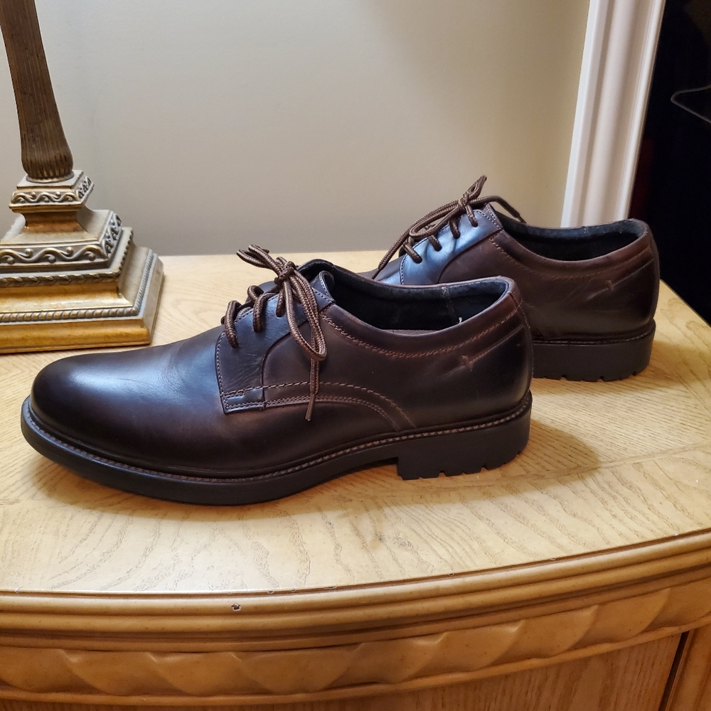 Johnston & Murphy plain toe leather lace up Oxford. 10 dark brown. New insoles